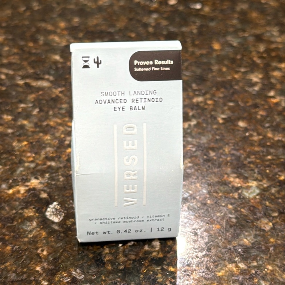 Versed Smooth Landing Advanced Retinoid Eye Balm - Gray